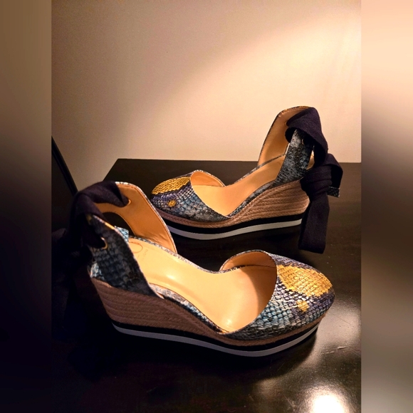 Jennifer Lopez ~ Jalina Wedge Multi Colored Sandal - Picture 3 of 6
